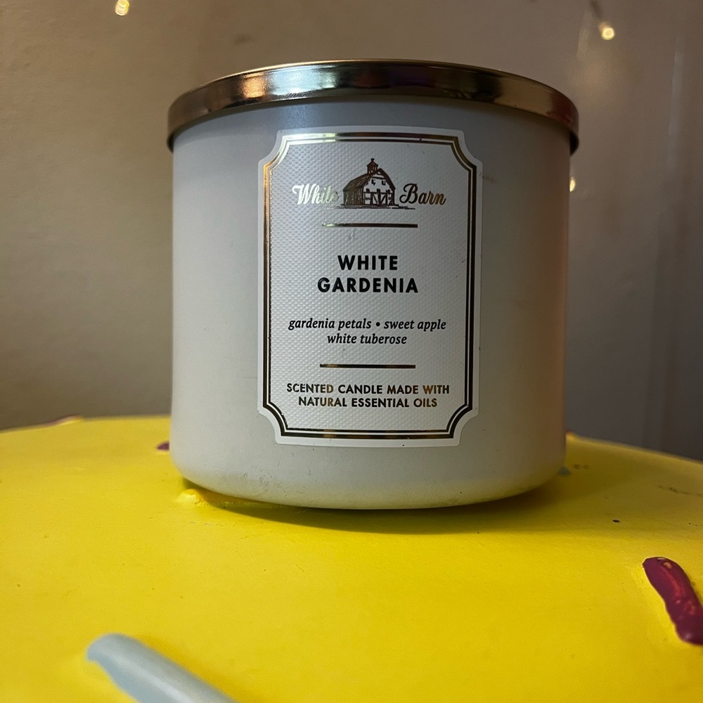 White Barn White Gardenia Scented Candle
